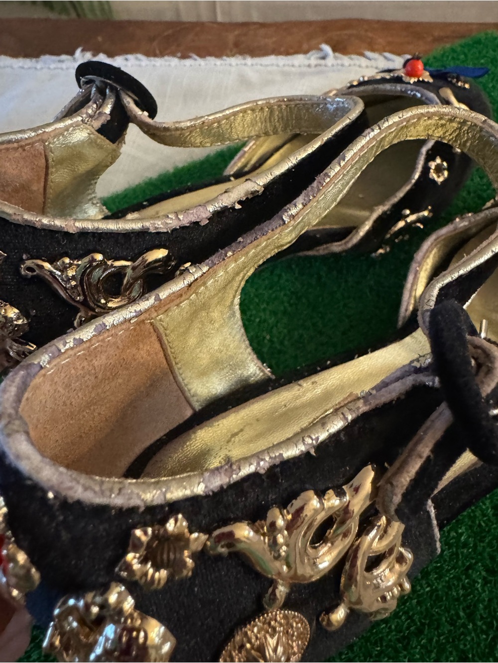 Dolce & Gabbana Black Velvet Baroque Embellished Mary Jane Heels Italy 39 RARE - Picture 12 of 16